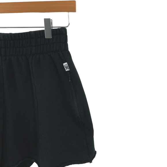 GOOD AMERICAN Shorts Raw Edge Hem Black Sweatshorts Pockets Comfy Size M D24 - Picture 2 of 6